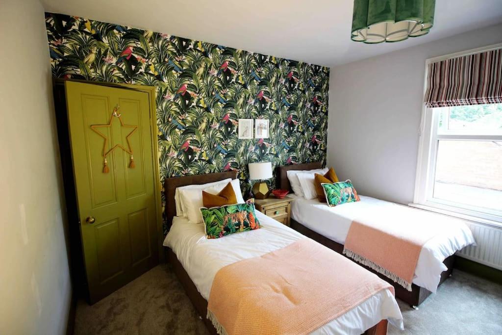 Lincoln Apartment Freshly Renovated Common Views Burton  Buitenkant foto