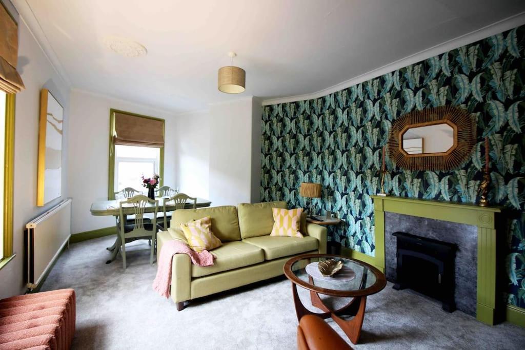 Lincoln Apartment Freshly Renovated Common Views Burton  Buitenkant foto